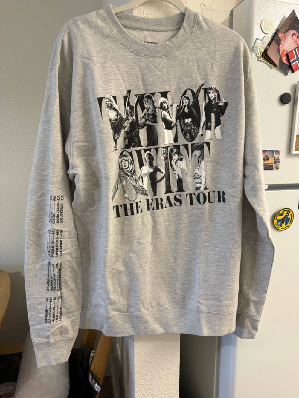 Taylor Swift The Eras Tour 2023 Gray Crewneck Sweatshirt Womens L
